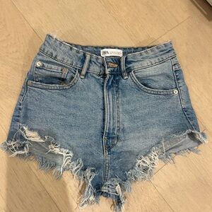 ZARA Denim Shorts SIZE 24 LIKE NEW